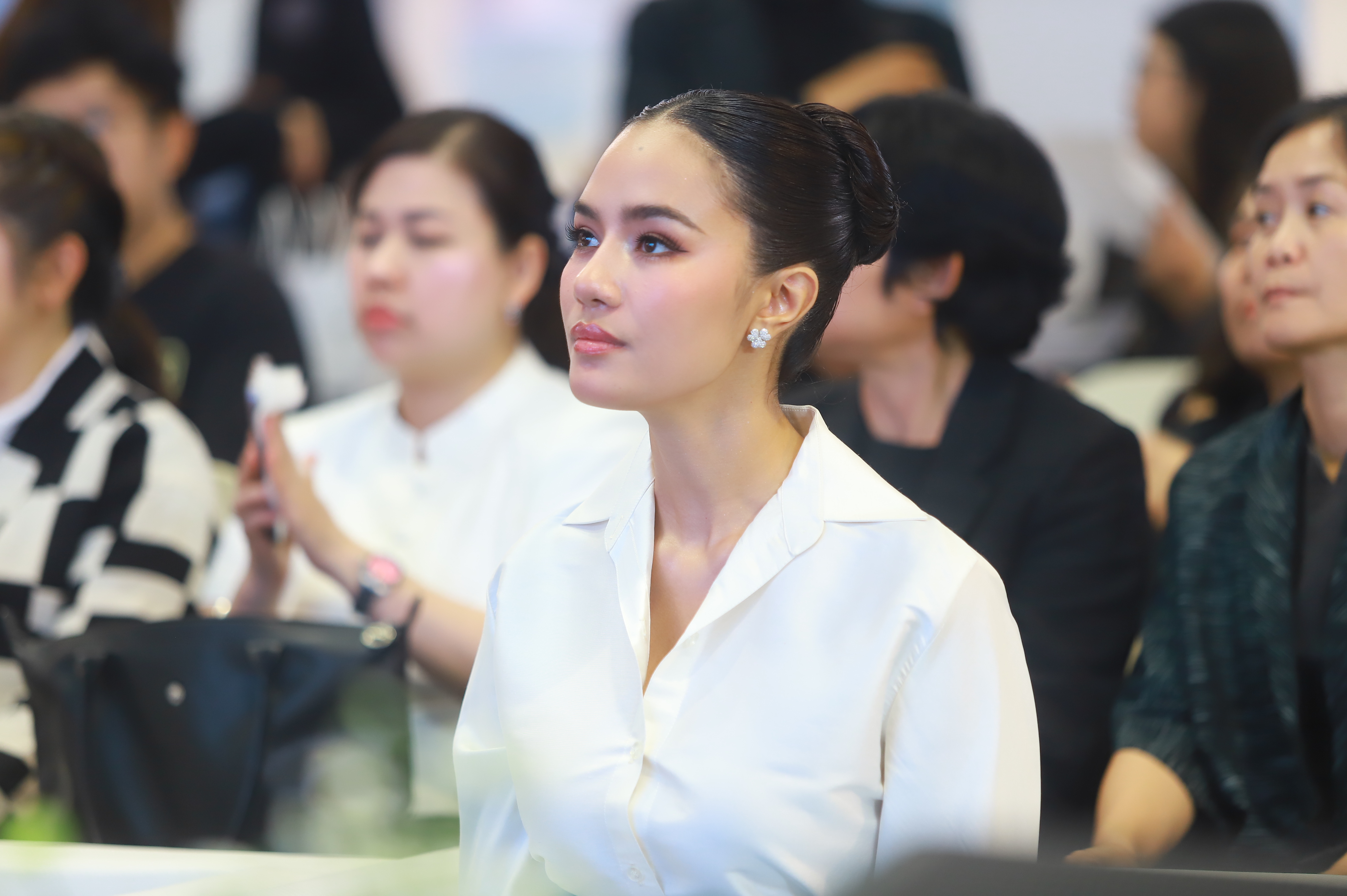 title - ส.ป.ก. ร่วมพิธีเปิดงานหม่อนไหมสัญจร ณ กรุงเทพมหานครและจังหวัดนนทบุรี ครั้งที่ 1 ชูนโยบาย ตลาดนำการผลิต เพิ่มช่องทางจำหน่าย สร้างรายได้เกษตรกร